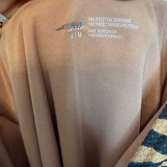 Aerie Tiger Animal Print One Piece Swim Suit Size Medium - Picture 4 of 4